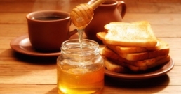 Вкусен лек за кашлица: кафе и мед (по-ефективен от стероидите)