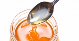 Захарта и медът – опасни колкото високофруктозният царевичен сироп