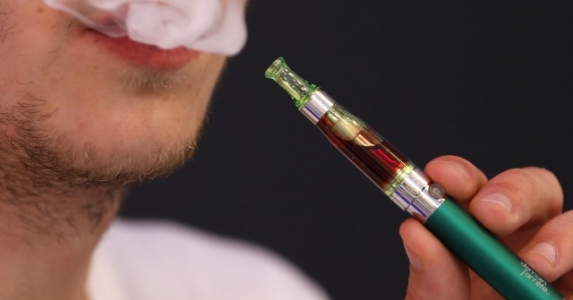 СЗО препоръча да се забранят електронните цигари с вкус на плодове