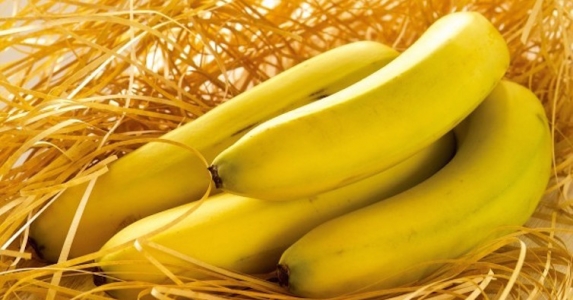 Започнете всеки ден с банан и чаша топла вода за отслабване