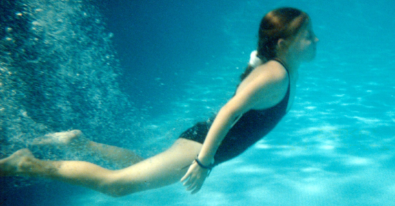 Плуване срещу гръбначни изкривявания