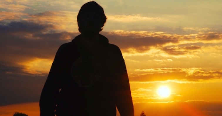 Може ли древната терапия „взиране в слънцето“ да помогне за активиране на калцифицирана епифизна жлеза?