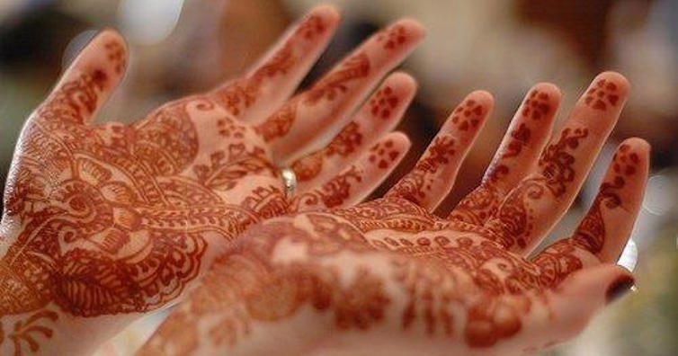 Къна - източна рецепта за красота и здрава коса