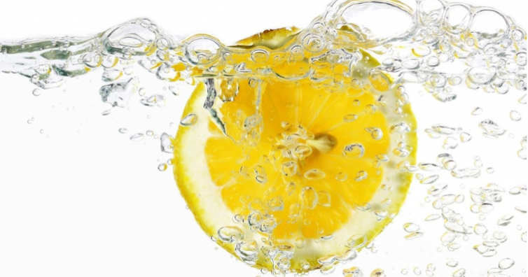 Топ 6 причини да пиете лимонова вода всеки ден