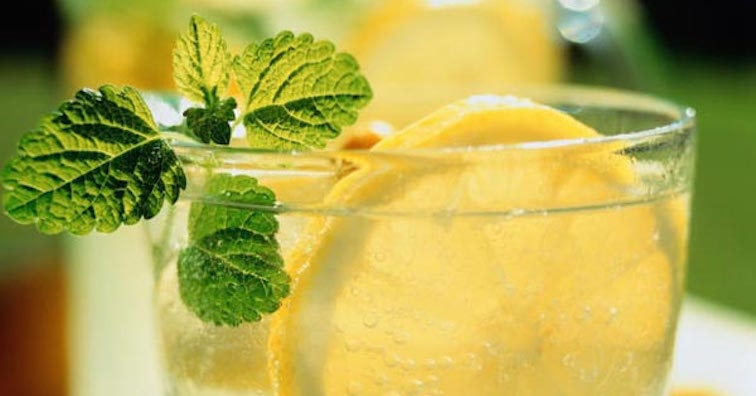 Напитка за алкално равновесие, възпаление и чиста кожа (с рецепта)