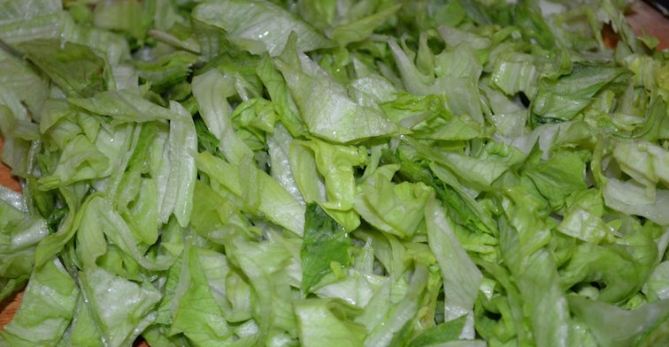 Салата айсберг за здрави кости