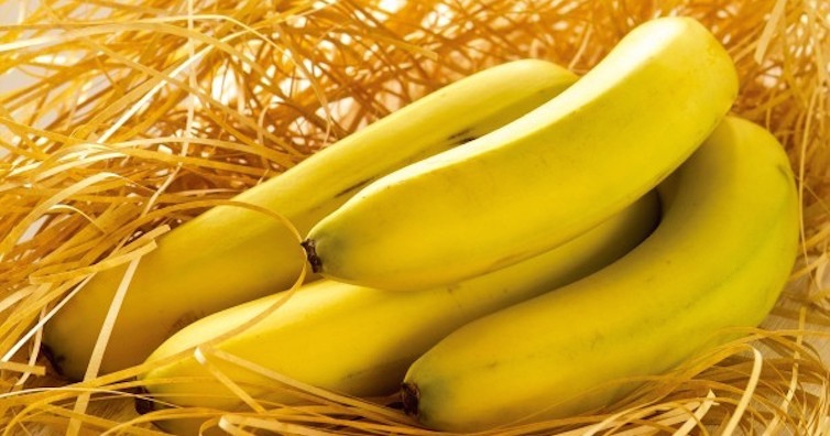 Започнете всеки ден с банан и чаша топла вода за отслабване
