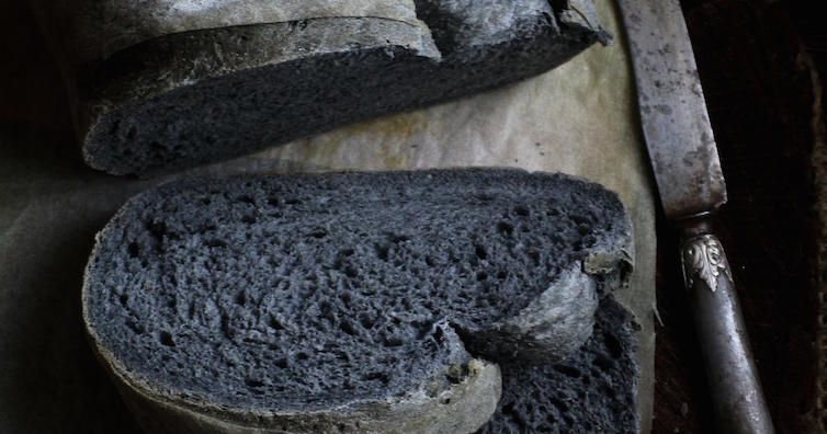 Направете си лечебен хляб с въглен