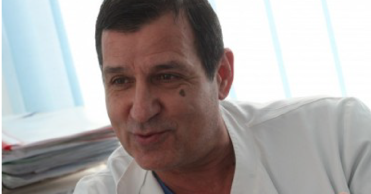 Д-р Стоян Лазаров е ангел за 3000 деца